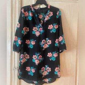 Light weight quarter sleeve floral dress